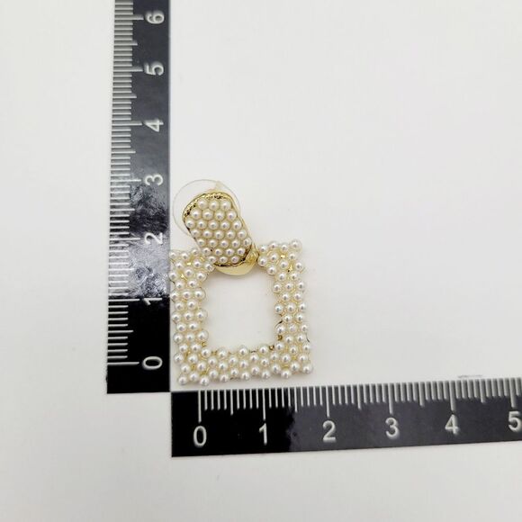 2/$20 Brand New Gold Tone Pearl Square Earrings - Picture 5 of 5